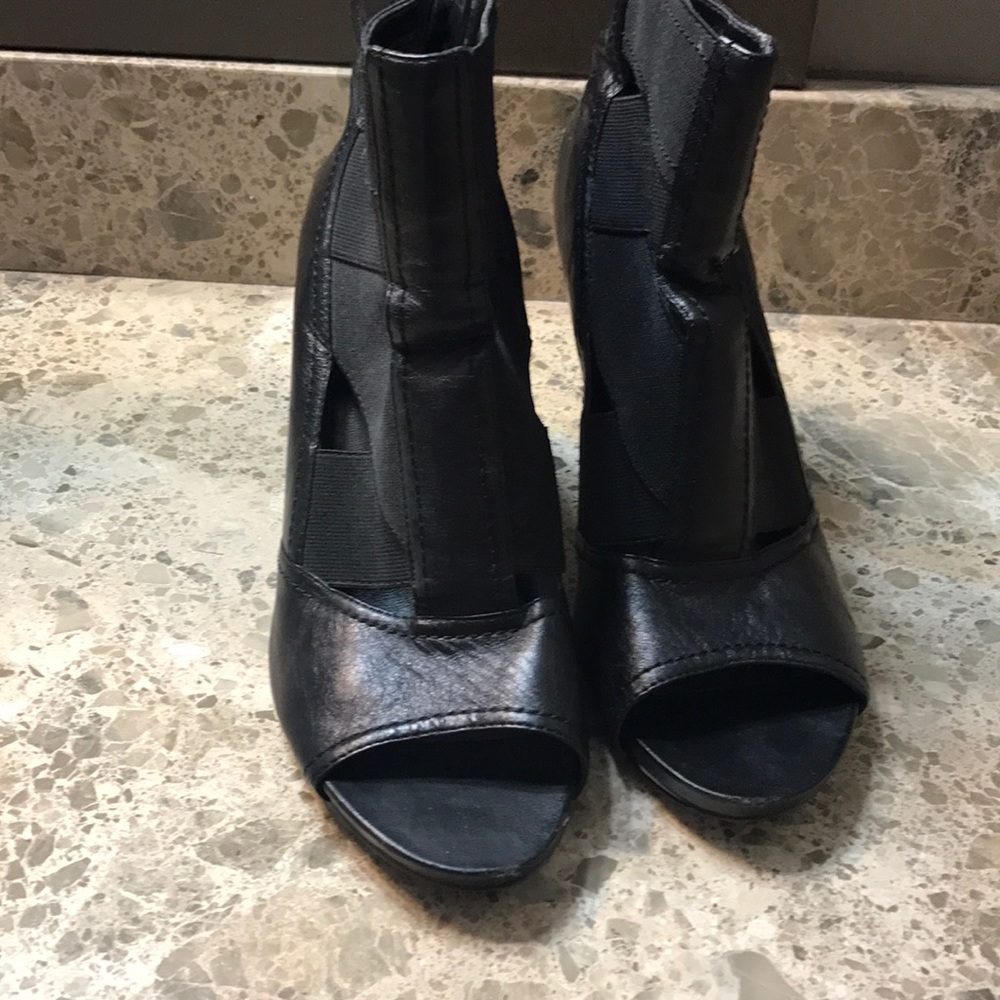 Heels - Picture 2 of 6